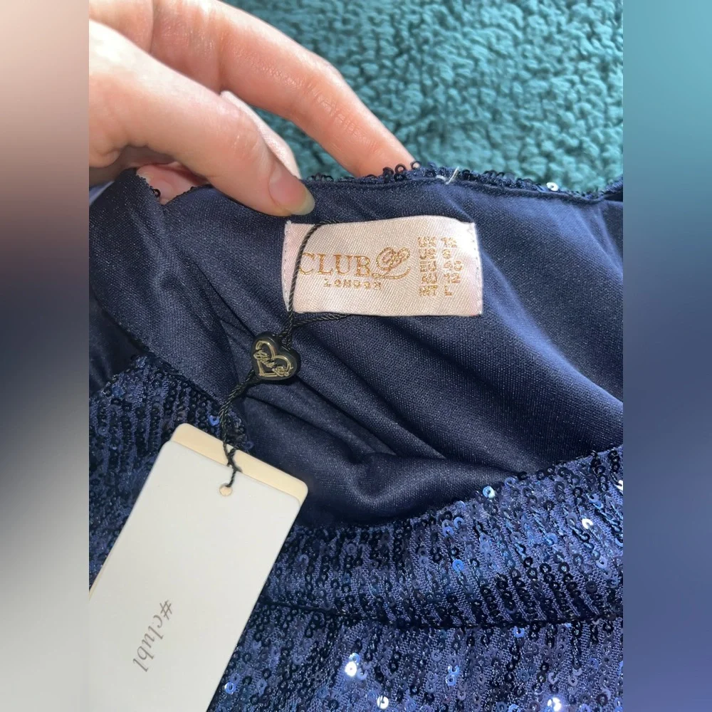 Midnight Blue Shimmery Sequin Dress  💙🖤 - Picture 5 of 6